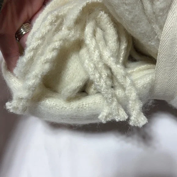 Dicks sporting goods cozy fringe striped blanket throw NWT - Picture 5 of 6